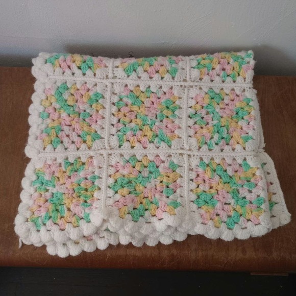 VTG Handmade Baby Square Blanket Verigated Pastel Trimmed Edges - Picture 2 of 4